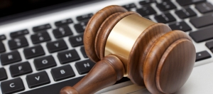 loi anti-pourriels et clavier d'ordinateur